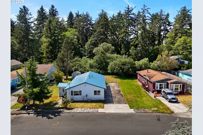 125 SW Cedar Ave, Warrenton, OR 97146 - Photo 1