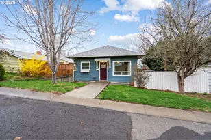 612 NW 11th St, Pendleton, OR 97801 - Photo 1