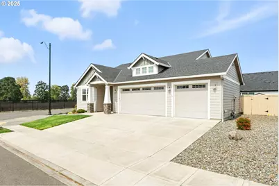 2004 SE 15th St, Battle Ground, WA 98604 - Photo 1