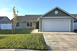 273 Renee Ave, Umatilla, OR 97882 - Photo 1