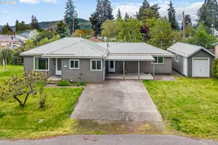 381 NE Wisconsin St, White Salmon, WA 98672 - Photo 1