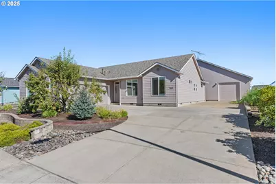 746 Mooney St, Independence, OR 97351 - Photo 1