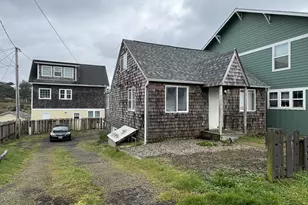 714 NW Coast St, Newport, OR 97365 - Photo 1