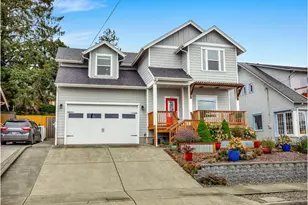 423 Chinook Ave, Astoria, OR 97103 - Photo 1