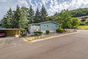 190 Olivia Ln, Roseburg, OR 97470 - Photo 1