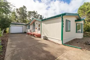 136 43rd Way, Florence, OR 97439 - Photo 1