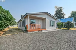 315 E College St, Athena, OR 97813 - Photo 1