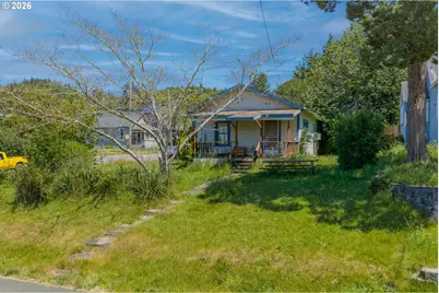 692 N Elliott St, Coquille, OR 97423 - Photo 1