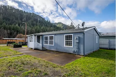 47757 Fairy Glen Dr, Oakridge, OR 97463 - Photo 1
