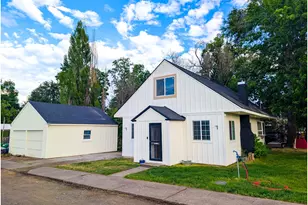 590 Cedar St, Elgin, OR 97827 - Photo 1