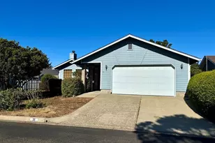 35 Wild Winds St, Florence, OR 97439 - Photo 1
