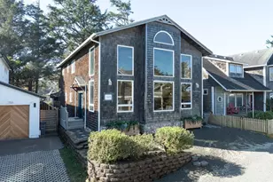 163 W 1st St, Cannon Beach, OR 97110 - Photo 1