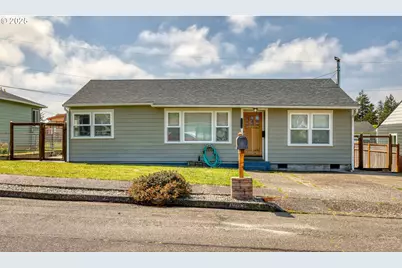 1732 Hayes St, North Bend, OR 97459 - Photo 1