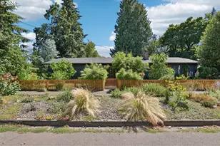 910 SE Storey St, McMinnville, OR 97128 - Photo 1