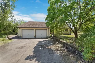 888 Meadows Ln, Jefferson, OR 97352 - Photo 1