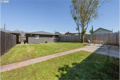 2767 W Langenberg Ave, Roseburg, OR 97471 - Photo 25