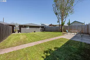 2767 W Langenberg Ave, Roseburg, OR 97471 - Photo 25