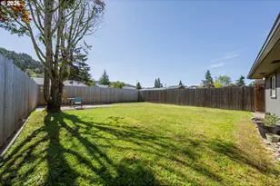 2767 W Langenberg Ave, Roseburg, OR 97471 - Photo 27