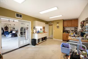 8275 Thurston Rd, Springfield, OR 97478 - Photo 29