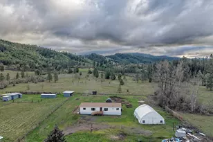 1330 Glenbrook Loop Rd, Riddle, OR 97469 - Photo 1