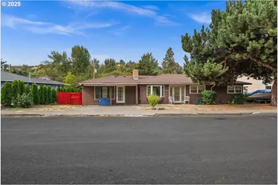 2405 Wright St, The Dalles, OR 97058 - Photo 1