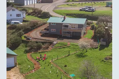 34635 Parkway Dr, Cloverdale, OR 97112 - Photo 1