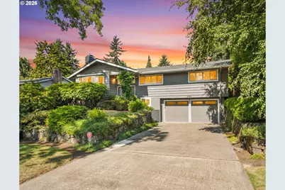 3125 SW Doschdale Dr, Portland, OR 97239 - Photo 1