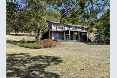 7978 N Bank Rd, Roseburg, OR 97470 - Photo 1