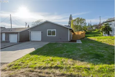 650 NE Polk St, Roseburg, OR 97470 - Photo 1