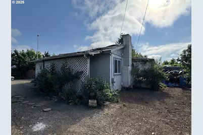 255 36th St, Springfield, OR 97478 - Photo 1