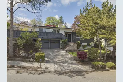 6425 SW 33rd Pl, Portland, OR 97239 - Photo 1