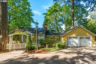 577 Middlecrest Rd, Lake Oswego, OR 97034 - Photo 1