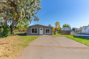 204 S 3rd St, Carlton, OR 97111 - Photo 1