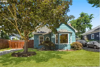 1127 SE Sherrett St, Portland, OR 97202 - Photo 1