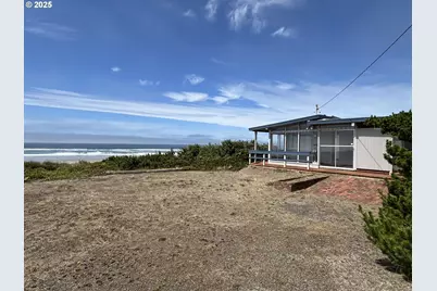 88632 3rd Ave, Florence, OR 97439 - Photo 1