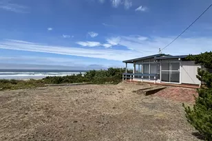 88632 3rd Ave, Florence, OR 97439 - Photo 1