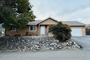 605 Corwin St, Myrtle Creek, OR 97457 - Photo 1