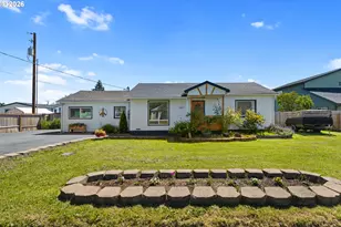 1997 Castle Ave, Roseburg, OR 97471 - Photo 1