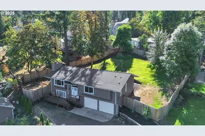 745 S 71st St, Springfield, OR 97478 - Photo 1