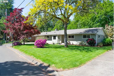 322 W Hickory St, Roseburg, OR 97471 - Photo 1