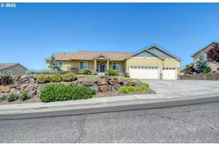 755 NW 23rd St, Pendleton, OR 97801 - Photo 1