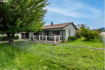 66 NW Cary St, Winston, OR 97496 - Photo 1