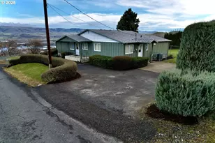 1114 Richmond St, The Dalles, OR 97058 - Photo 1