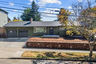 3704 SE Raymond St, Portland, OR 97202 - Photo 1