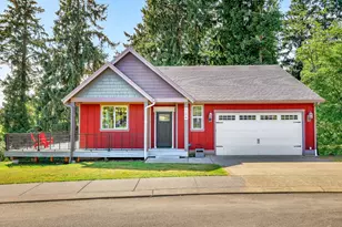 104 South Pl, Astoria, OR 97103 - Photo 1