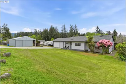 1820 E Cedar St, Myrtle Point, OR 97458 - Photo 1