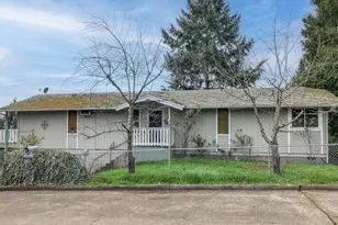 546 NE Denver St, Roseburg, OR 97470 - Photo 1