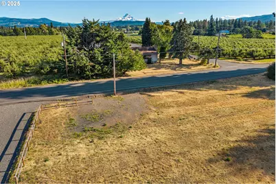 3856 Belmont Dr, Hood River, OR 97031 - Photo 1