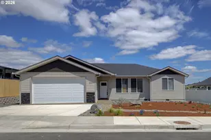260 SE Logan St, Winston, OR 97496 - Photo 1