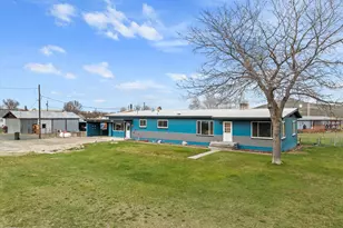 610 Wilcox St, Haines, OR 97833 - Photo 1